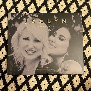 Jaclyn Cosmetics Dear Mom Palette